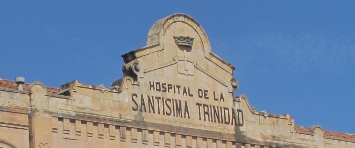 Letrero del Hospital de la Santísima Trinidad